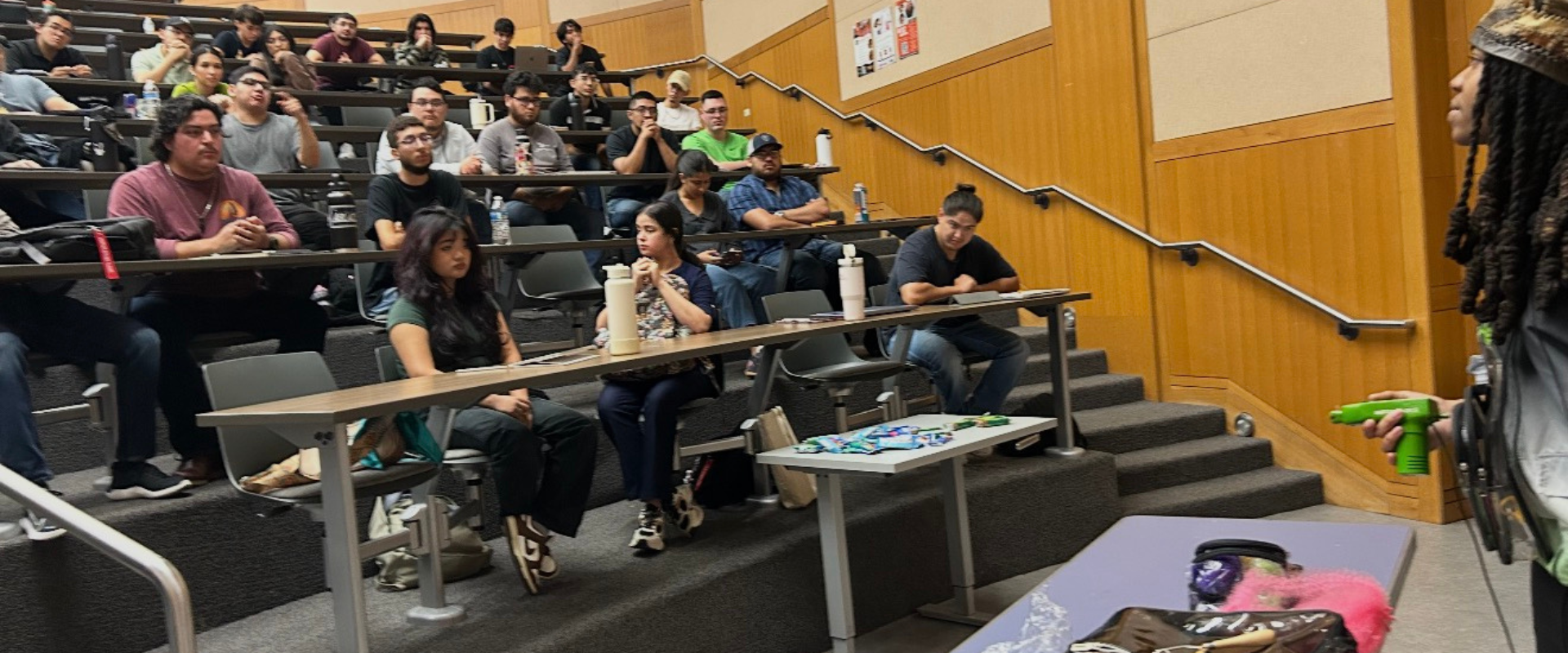 slider image slider_item_FTipNK